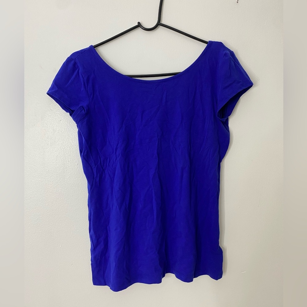 blue shirt